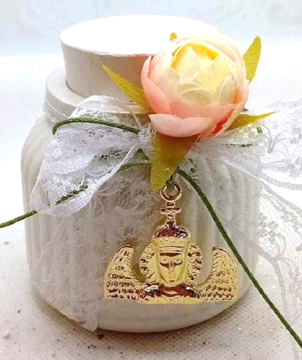 Μπομπονιέρες Βάπτισης-Γάμου βαζάκι κεραμικό στολισμένο με αρχάγγελο Δεμενη Έτοιμη Με 5 Κλασσικά Κουφέτα