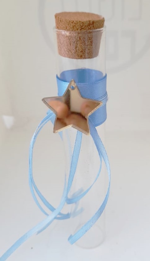 Σωλήνας Γυάλινος Με Φελλό 12 Εκ-15 Εκ. Στολισμένος Με αστέρι Πλέξιγκλας Με 5 Κλασσικά Κουφέτα Έτοιμη Μπομπονιέρα Βάπτισης Κορίτσι Σε Προσφορά