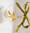 Ελιά Φύλλο Σε Κύκλο Βότσαλο Μπομπονιέρα Γάμου Ετοιμο Με 5 Κλασσικά Κουφέτα